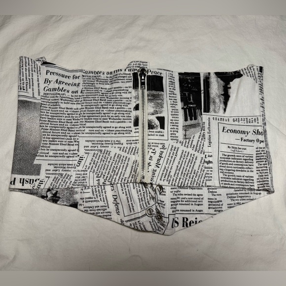 AKIRA Read The News Black and White Lace Up Underbust Corset XL - Picture 2 of 11